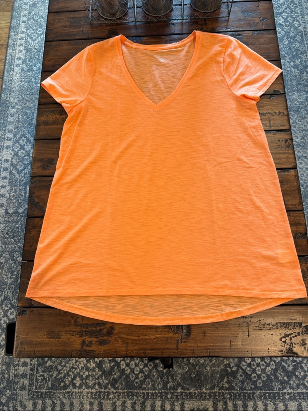 Lilly Pulitzer Etta V-Neck T-Shirt L